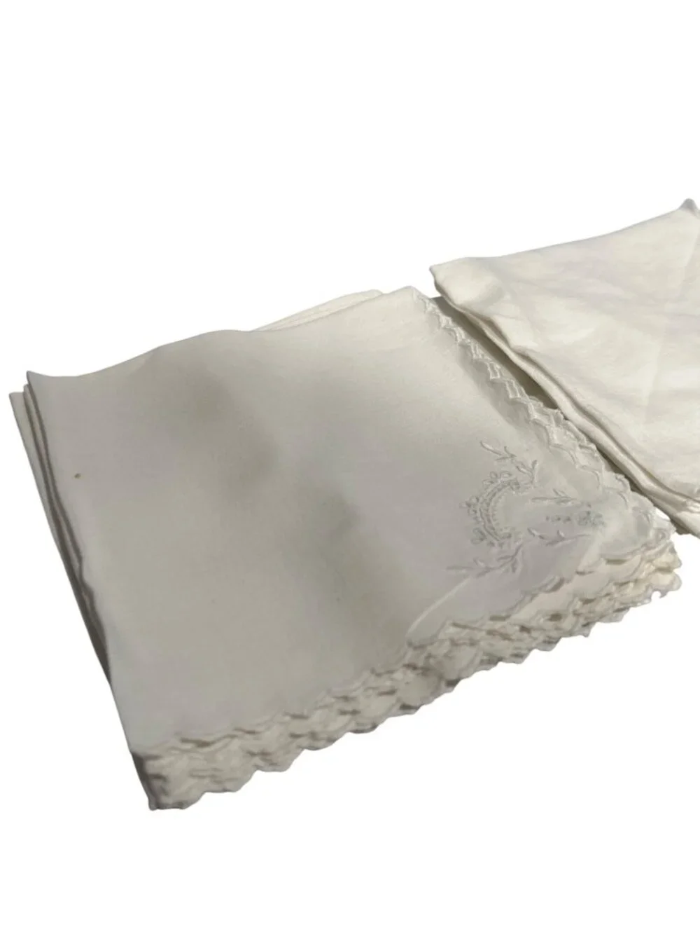 Set of 12 Vintage White Embroidered Napkins / Handkerchief Set With Scalloped Ed